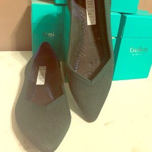 Forest Green 💚Rothys Point GUC